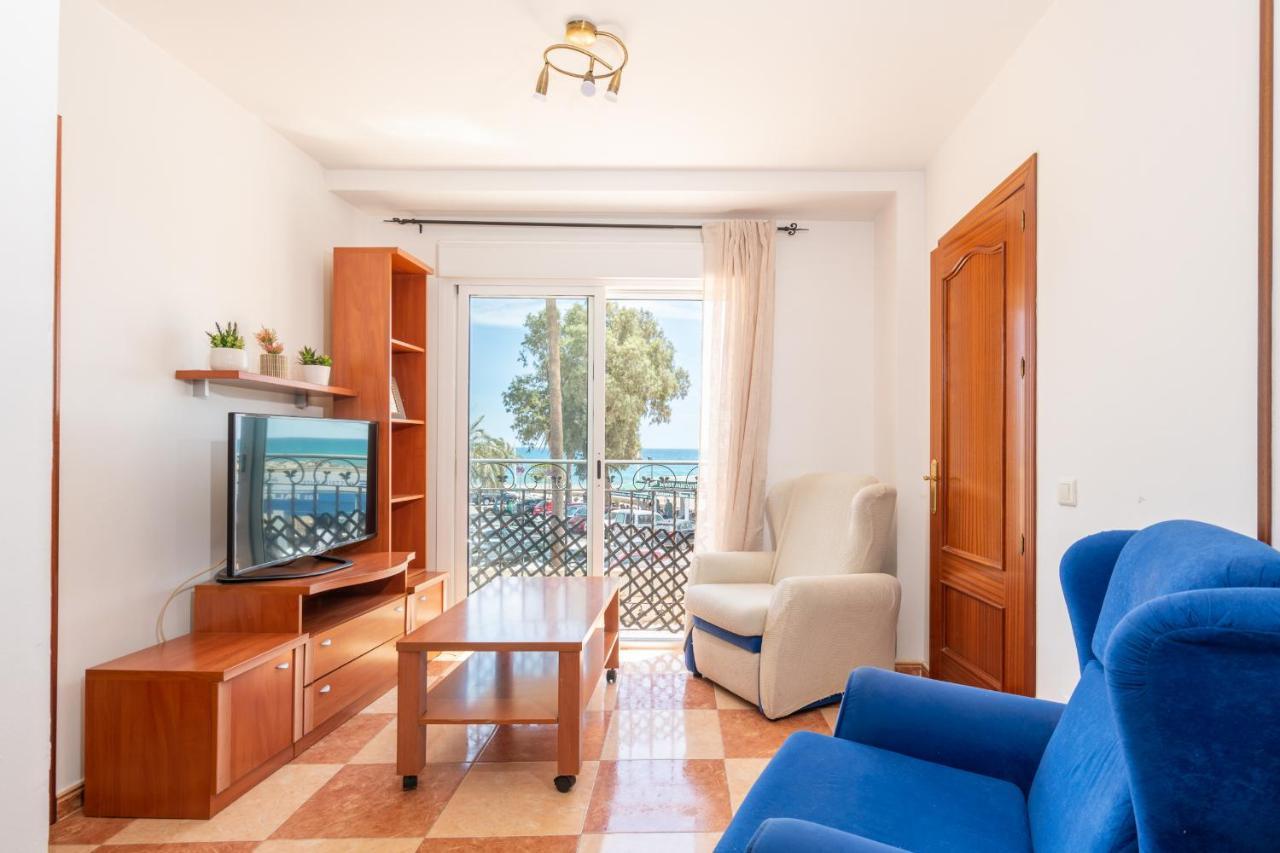 Renthas Pedregalejo Beach Apartments Малага Экстерьер фото